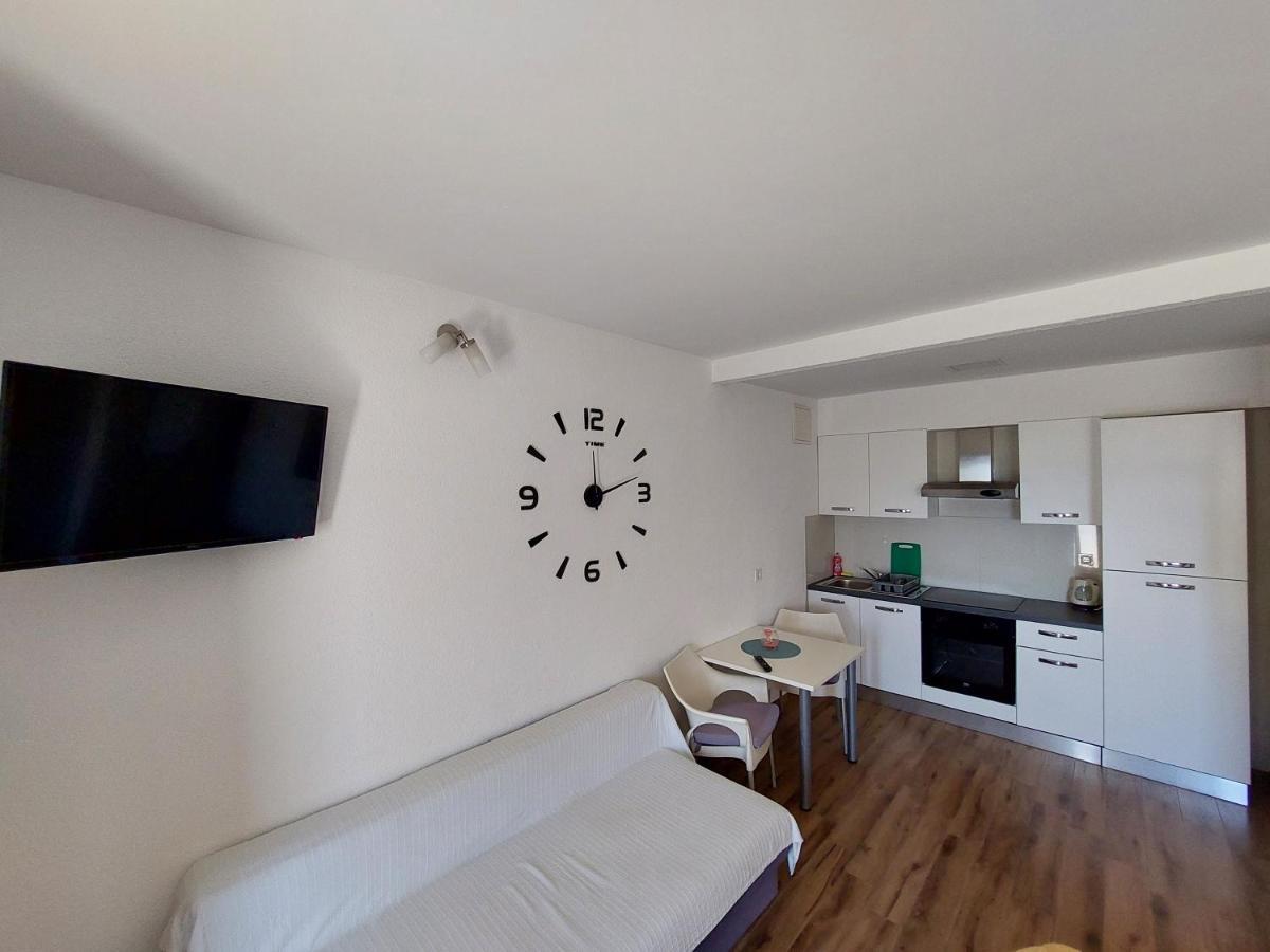 Apartments Matic Baska Voda Luaran gambar