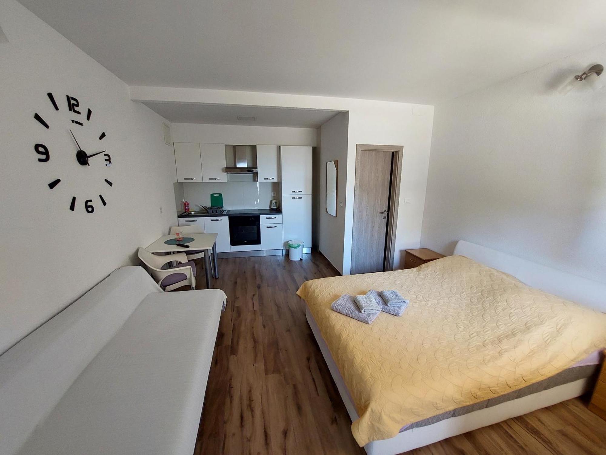 Apartments Matic Baska Voda Bilik gambar