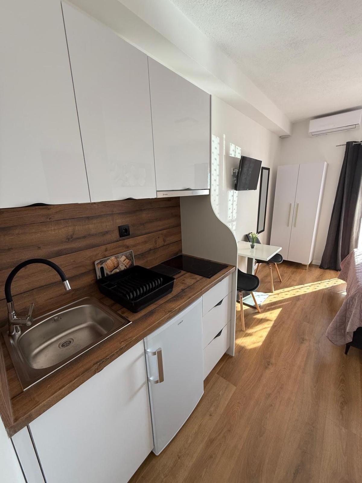 Apartments Matic Baska Voda Luaran gambar