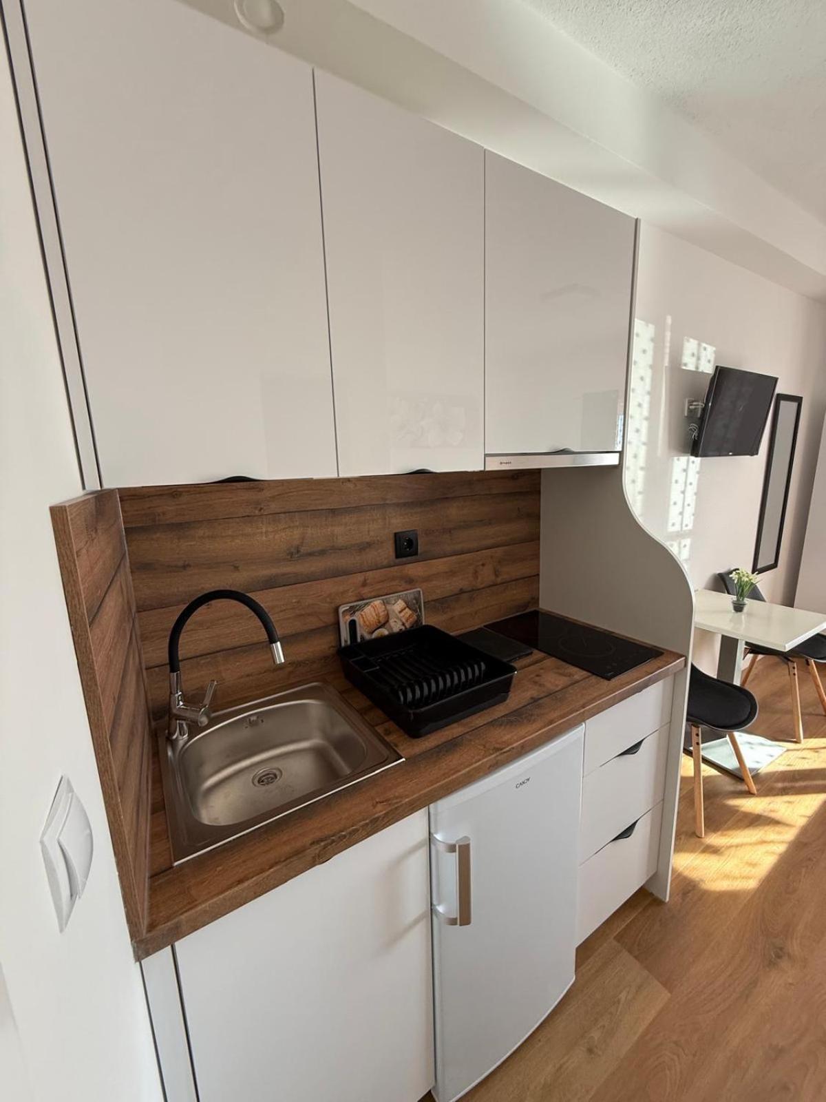 Apartments Matic Baska Voda Luaran gambar