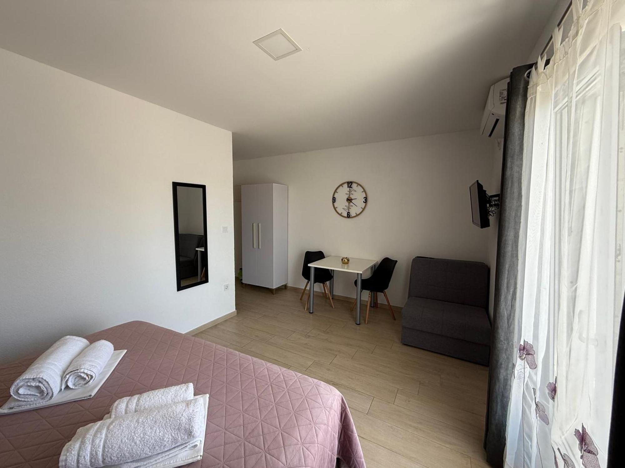Apartments Matic Baska Voda Bilik gambar