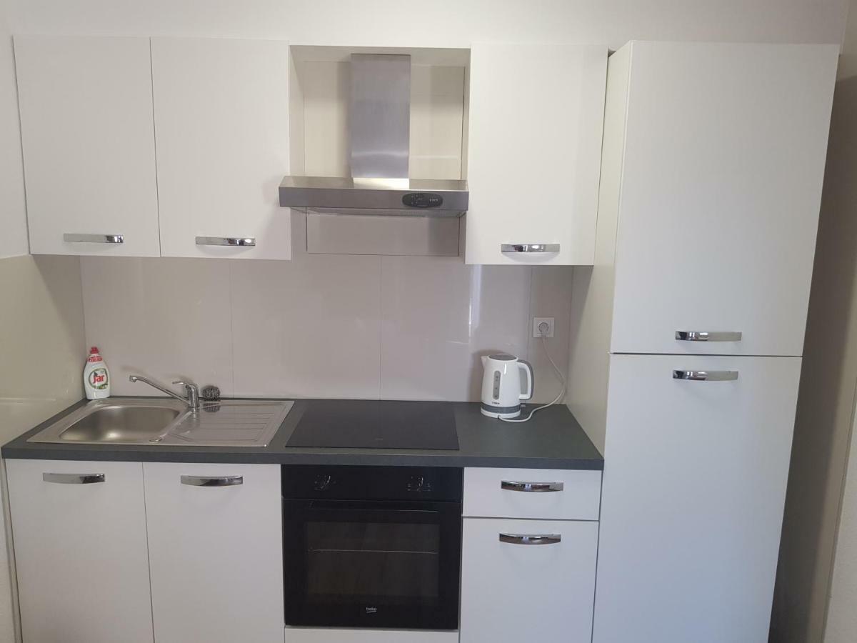 Apartments Matic Baska Voda Luaran gambar